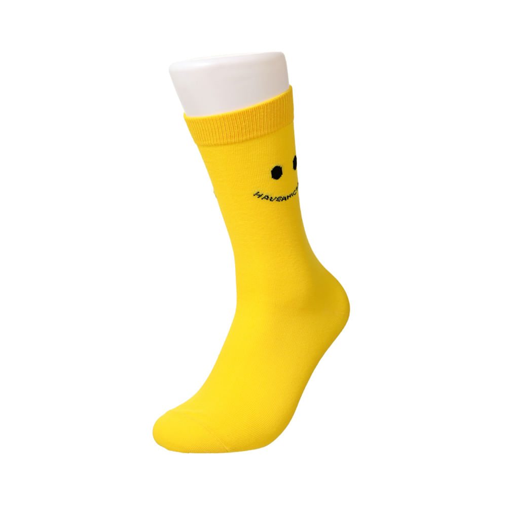 Par de calcetines amarillos.